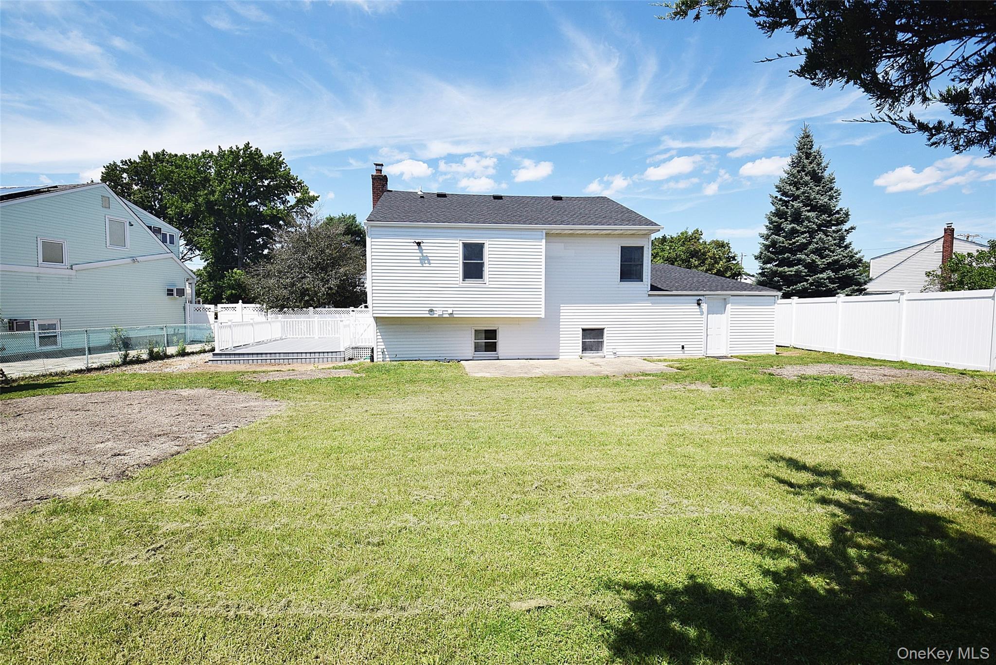 Single Family Raynor Street  Suffolk County, NY 11704, MLS-1034844-25