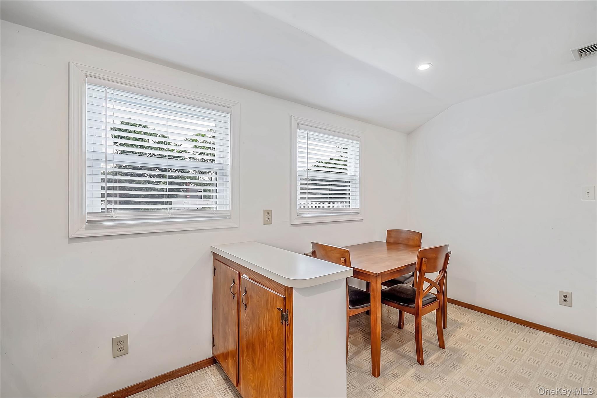 Single Family Hynes Place Nassau County, NY 11710, MLS-1034854-12