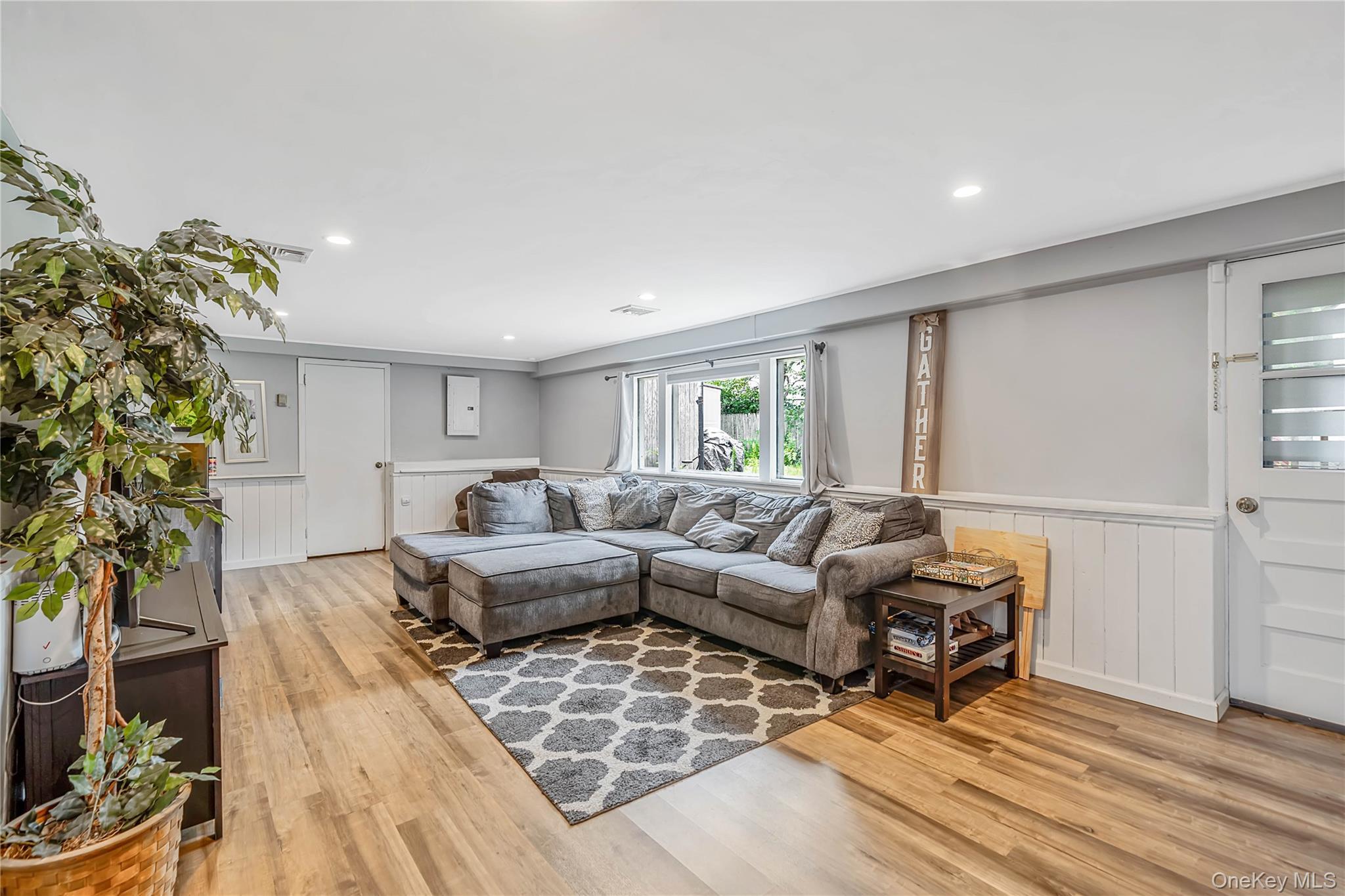 Single Family Hynes Place Nassau County, NY 11710, MLS-1034854-13