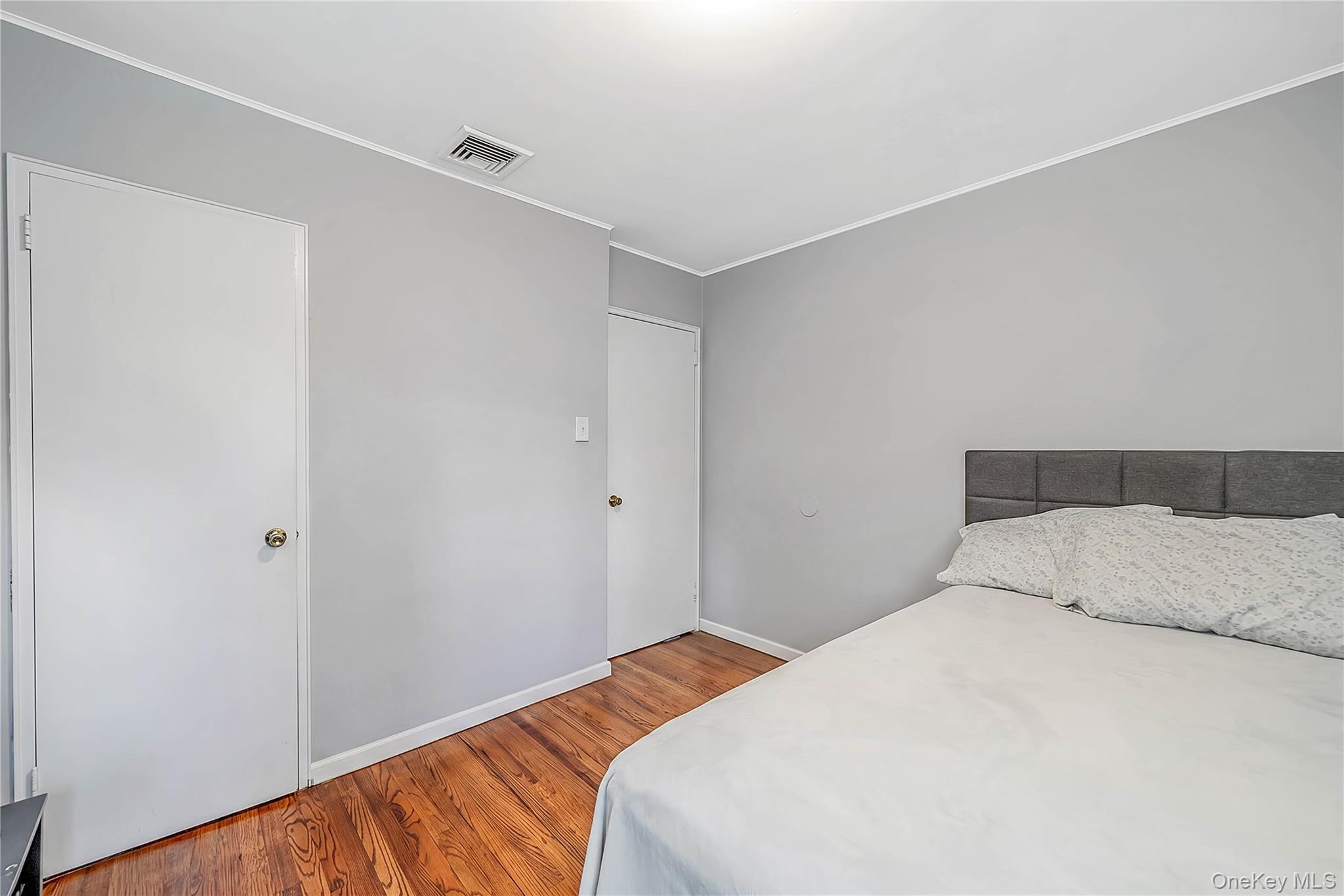 Single Family Hynes Place Nassau County, NY 11710, MLS-1034854-18