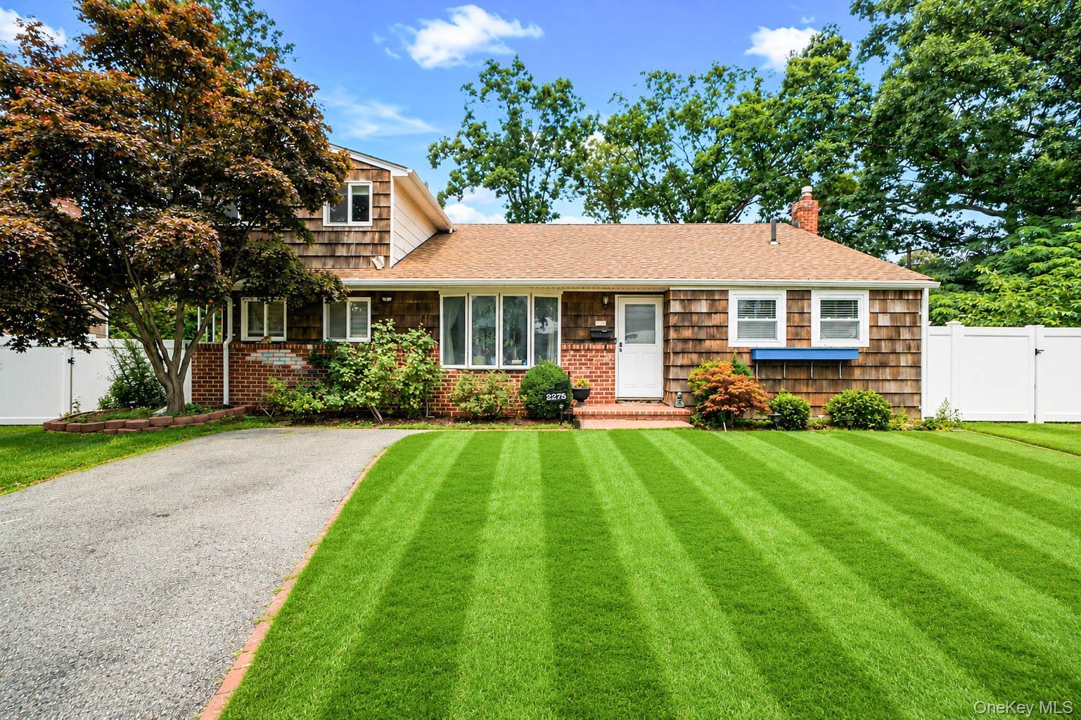 Single Family Hynes Place Nassau County, NY 11710, MLS-1034854-2