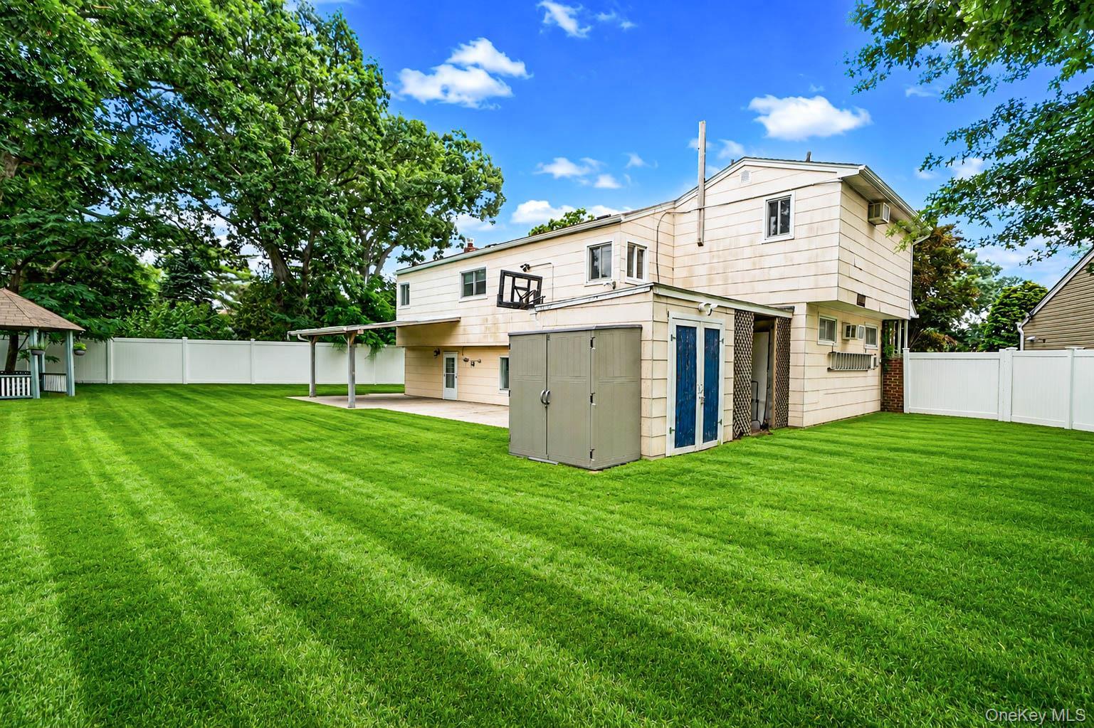 Single Family Hynes Place  Nassau County, NY 11710, MLS-1034854-36