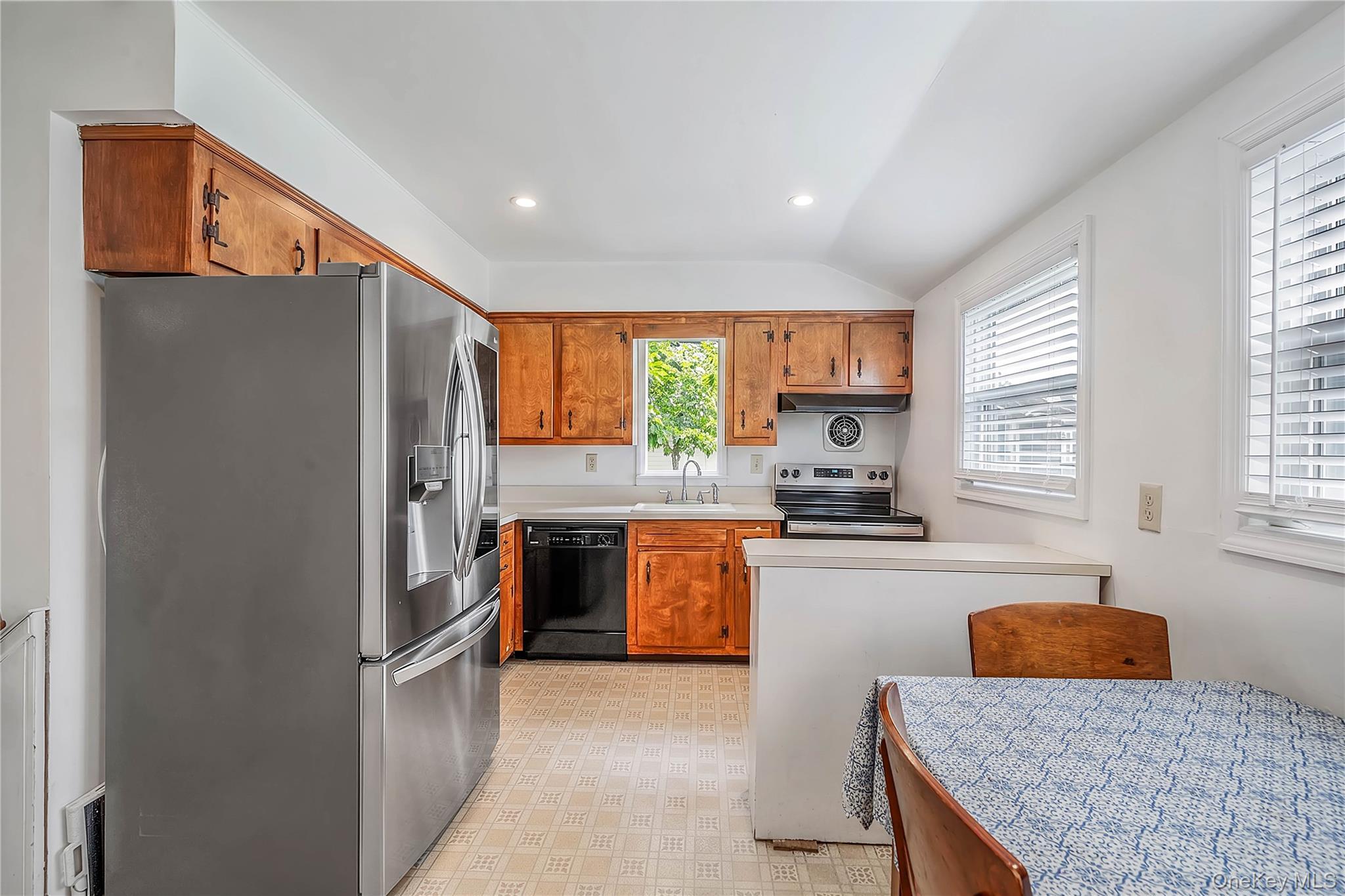 Single Family Hynes Place Nassau County, NY 11710, MLS-1034854-9