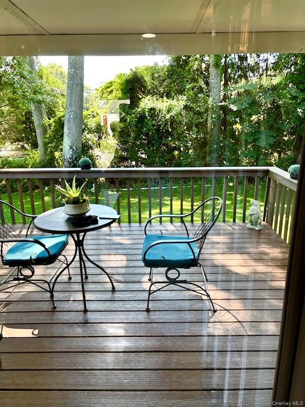 Single Family Old Country Road  Suffolk County, NY 11901, MLS-1034880-6
