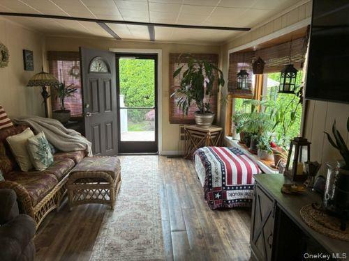 Single Family Old Country Road Suffolk County, NY 11901, MLS-1034893-14