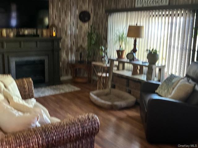 Single Family Old Country Road Suffolk County, NY 11901, MLS-1034893-20