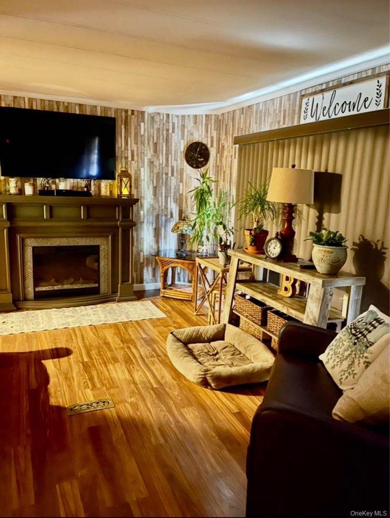 Single Family Old Country Road Suffolk County, NY 11901, MLS-1034893-21
