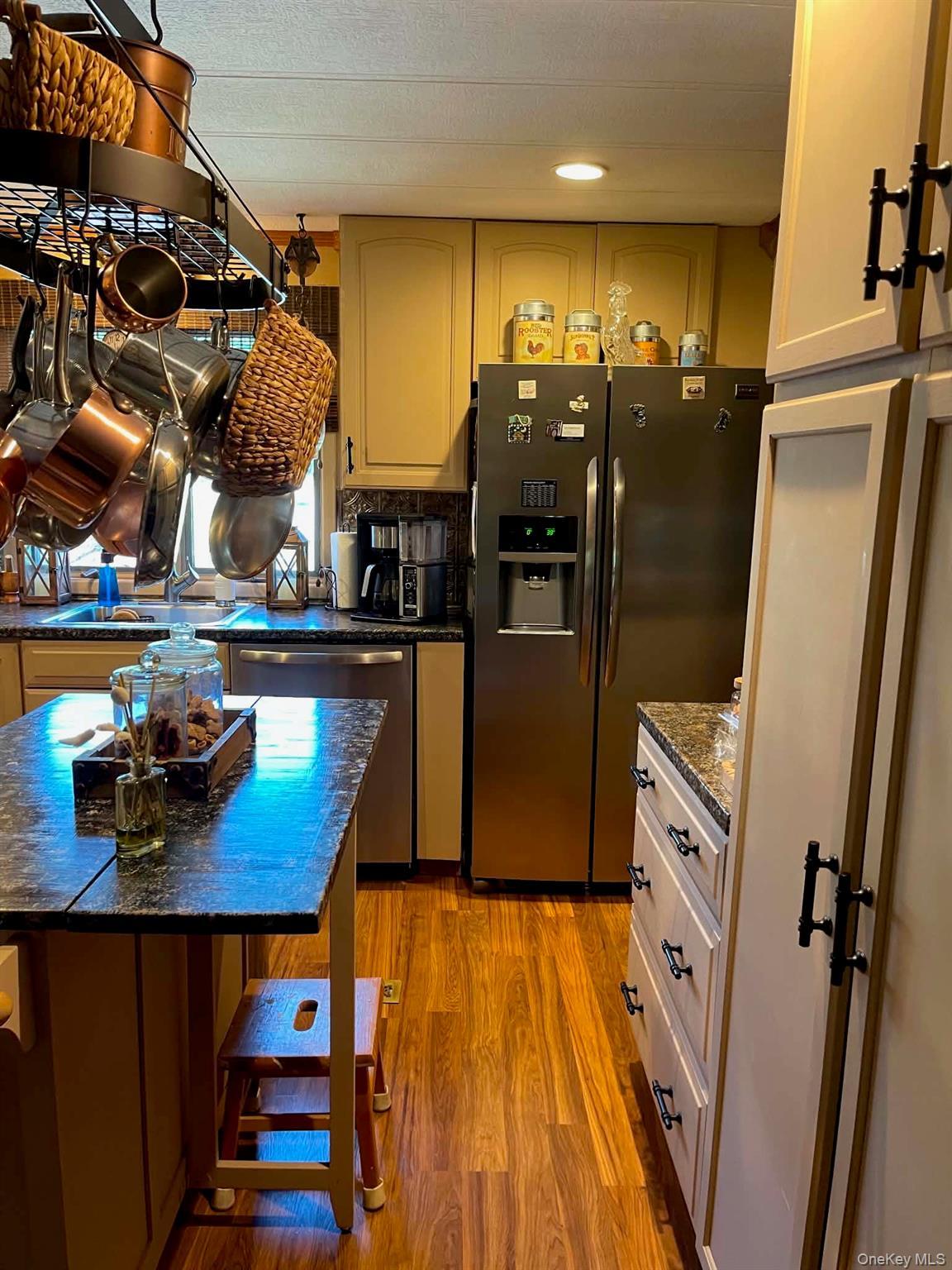 Single Family Old Country Road Suffolk County, NY 11901, MLS-1034893-25