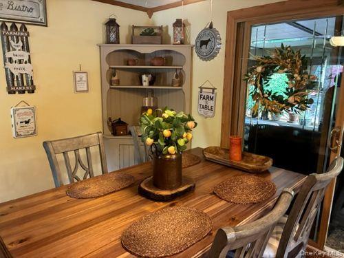 Single Family Old Country Road Suffolk County, NY 11901, MLS-1034893-27