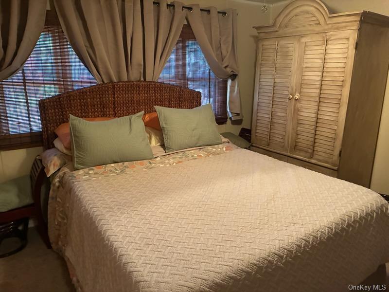 Single Family Old Country Road Suffolk County, NY 11901, MLS-1034893-31