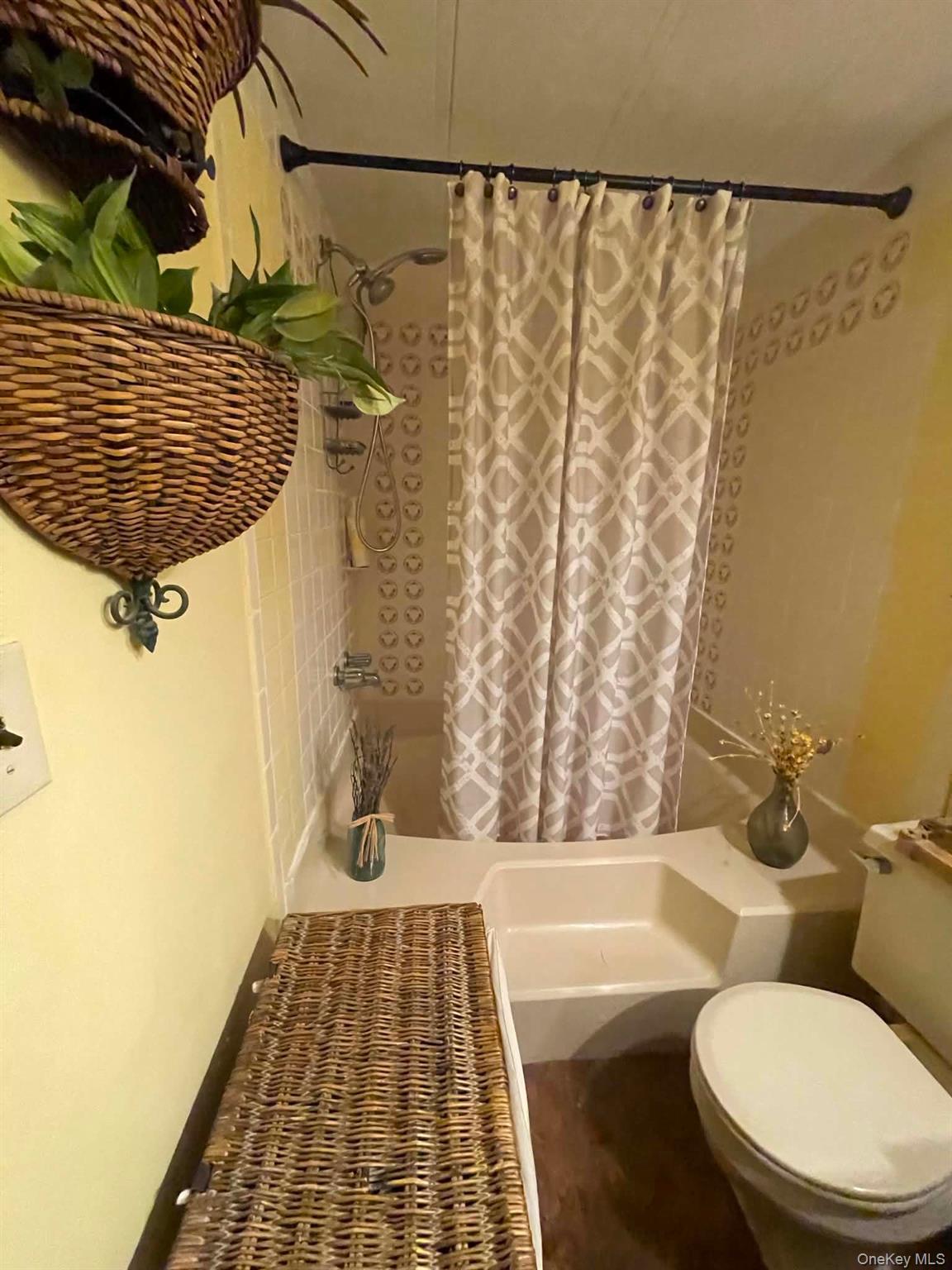 Single Family Old Country Road Suffolk County, NY 11901, MLS-1034893-34