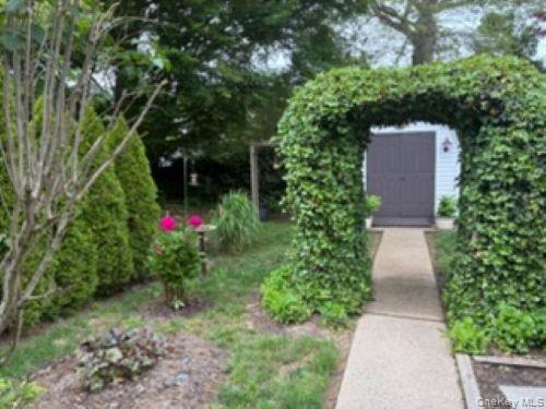 Single Family Old Country Road Suffolk County, NY 11901, MLS-1034893-4