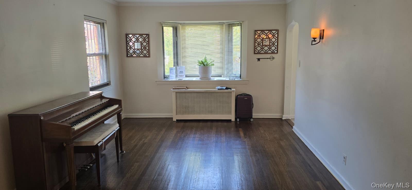 Single Family Whitehall Terrace Queens, NY 11427, MLS-1034899-4