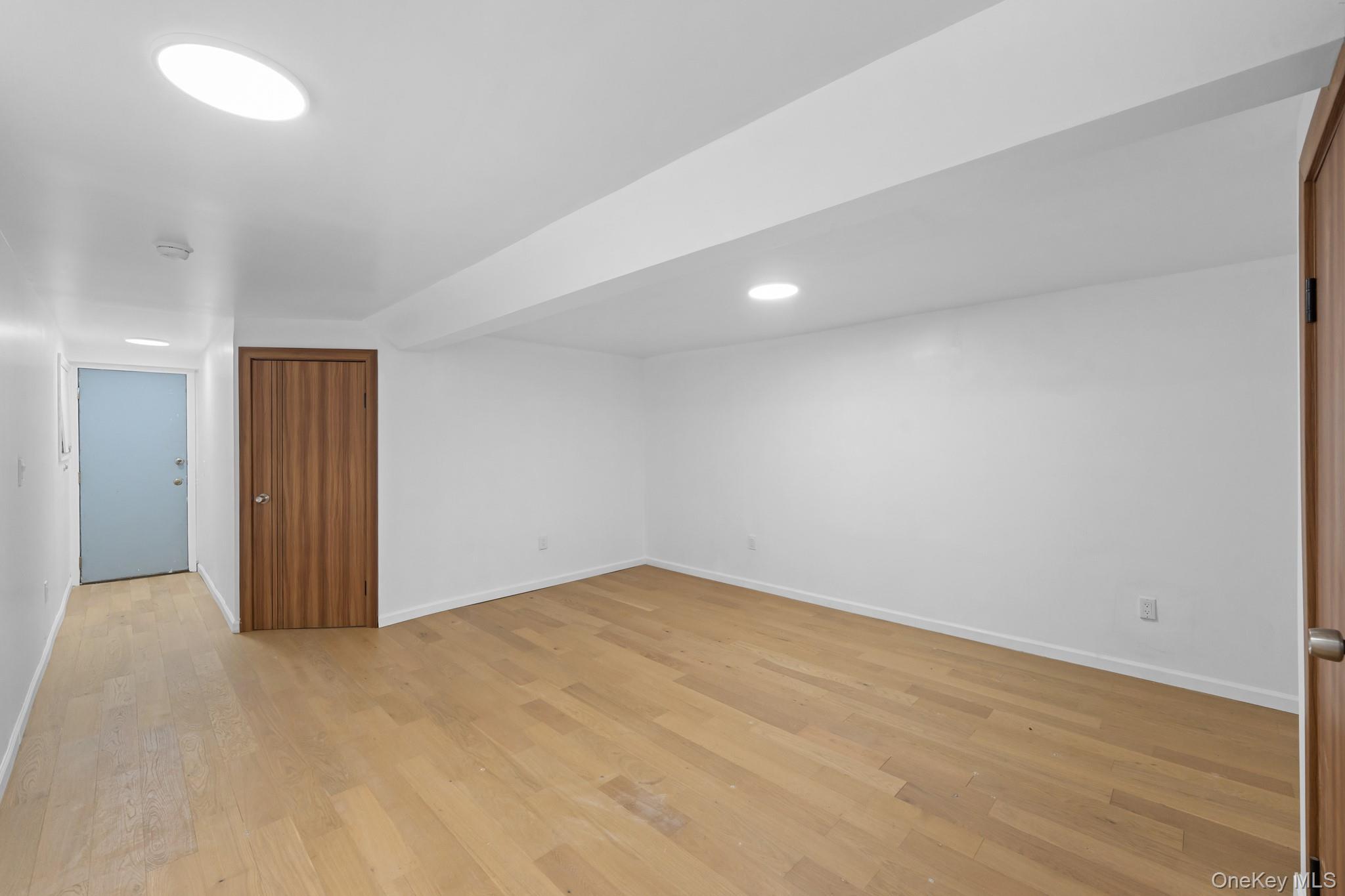 Single Family Bainbridge Avenue Bronx, NY 10458, MLS-1034944-12
