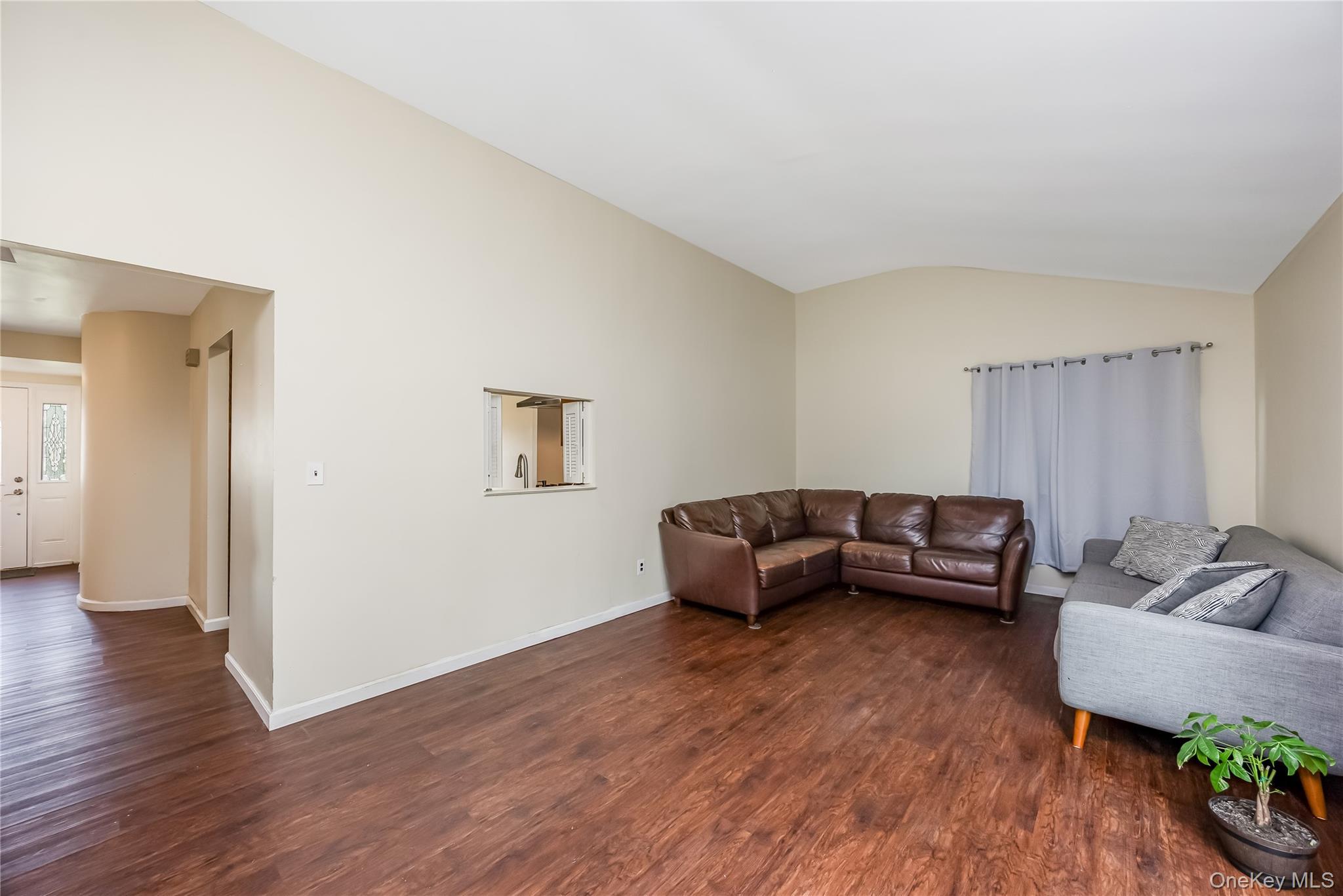 Single Family Autumn Lane Suffolk County, NY 11701, MLS-1034949-10