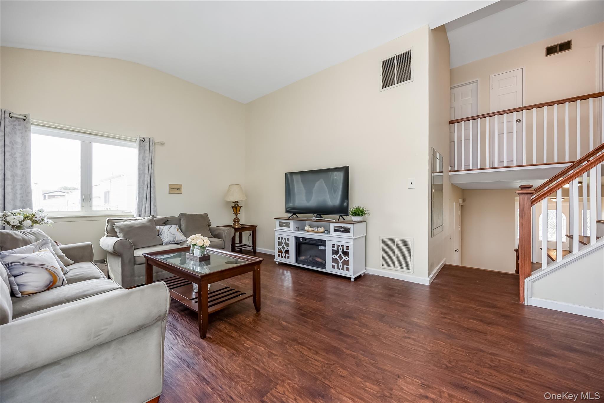Single Family Autumn Lane Suffolk County, NY 11701, MLS-1034949-17