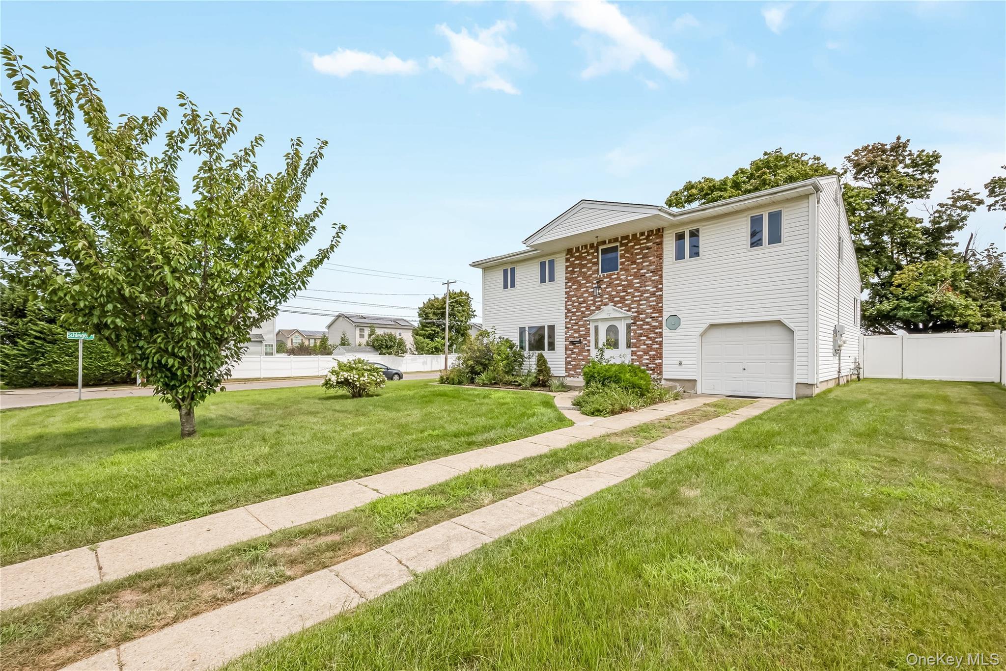 Single Family Autumn Lane Suffolk County, NY 11701, MLS-1034949-29