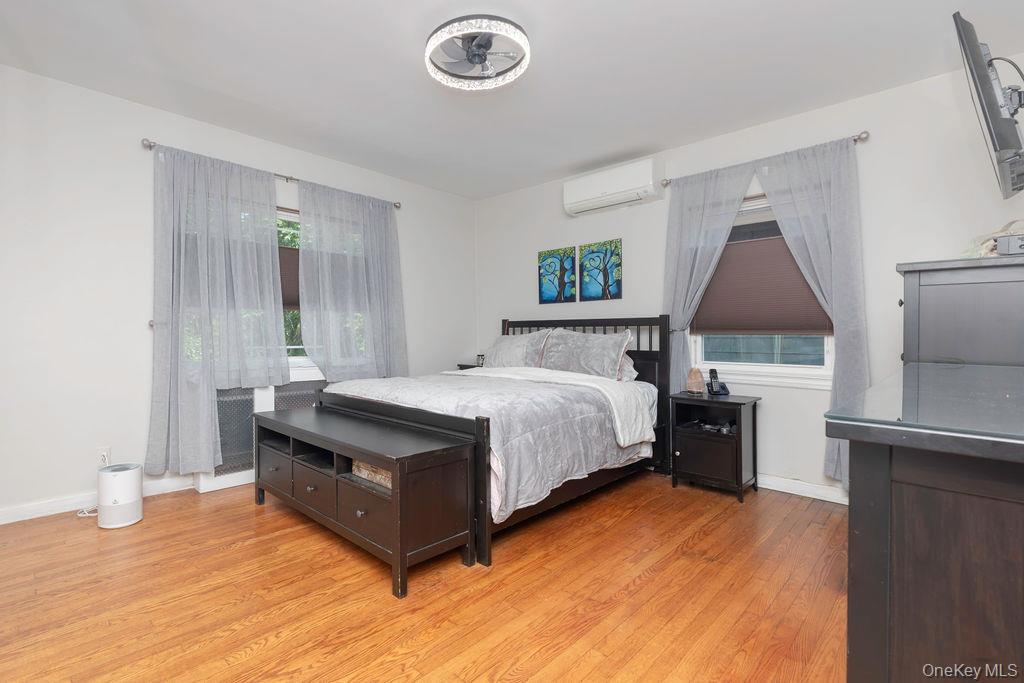 Single Family Fowler Avenue Bronx, NY 10462, MLS-1034953-14