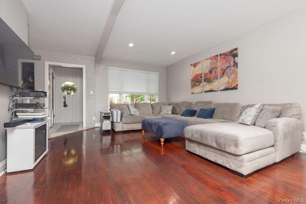 Single Family Fowler Avenue Bronx, NY 10462, MLS-1034953-4