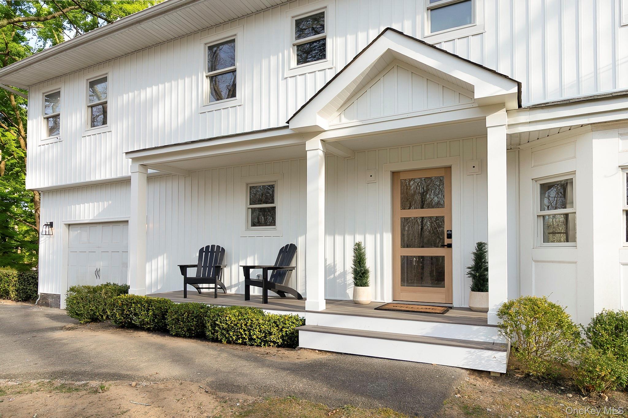 Single Family Hampton Court  Suffolk County, NY 11932, MLS-1034955-2