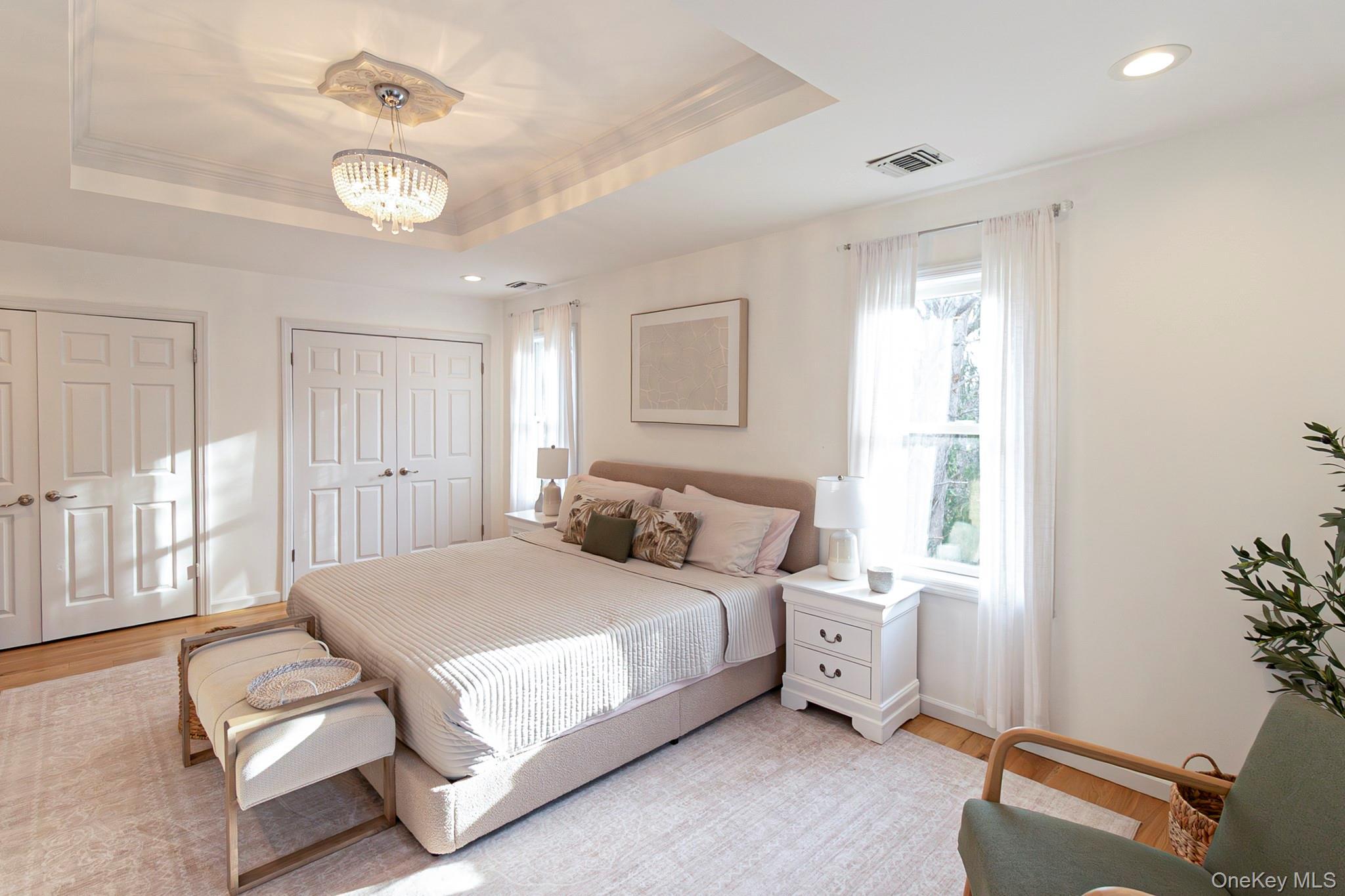 Single Family Hampton Court  Suffolk County, NY 11932, MLS-1034955-21