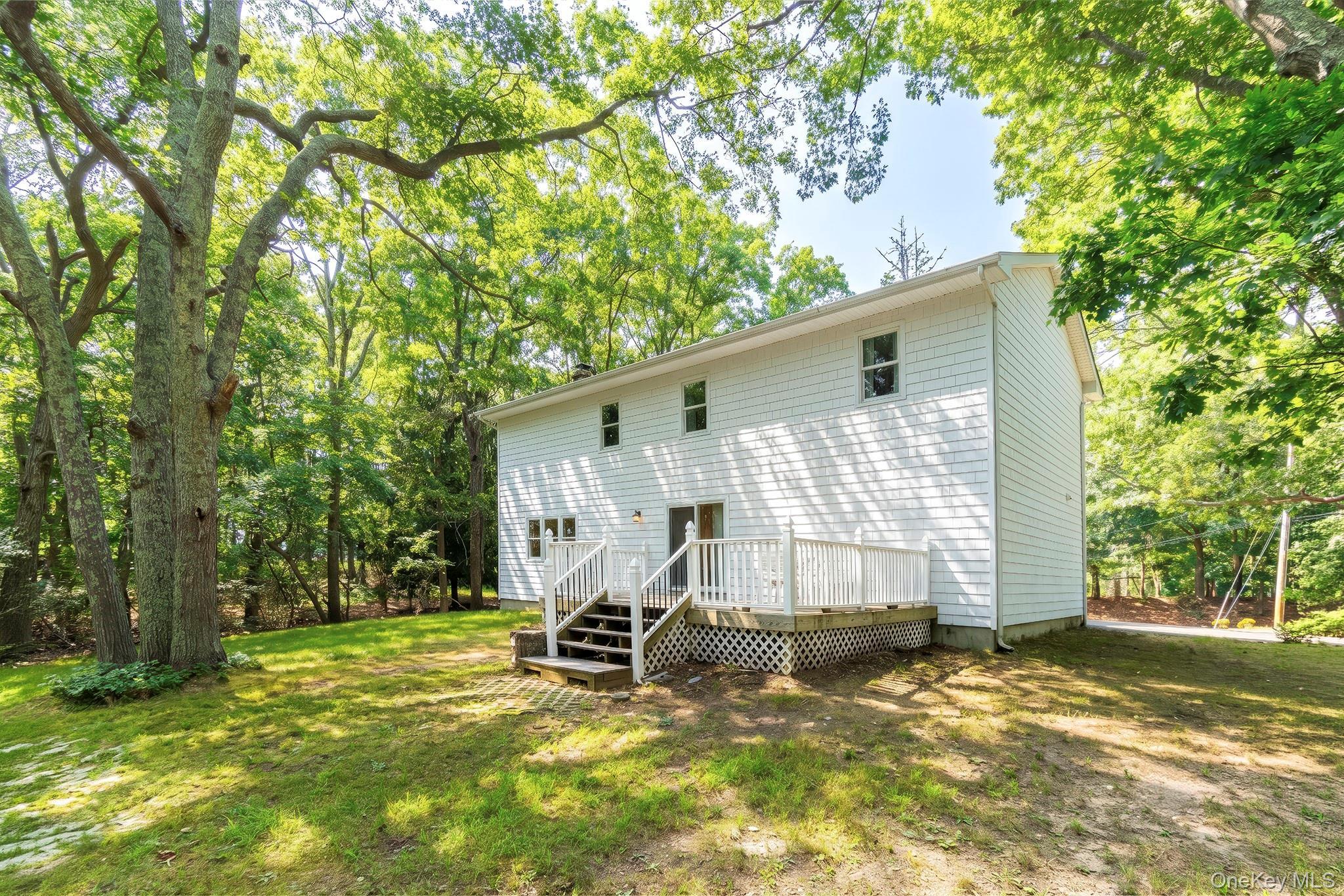 Single Family Hampton Court  Suffolk County, NY 11932, MLS-1034955-37