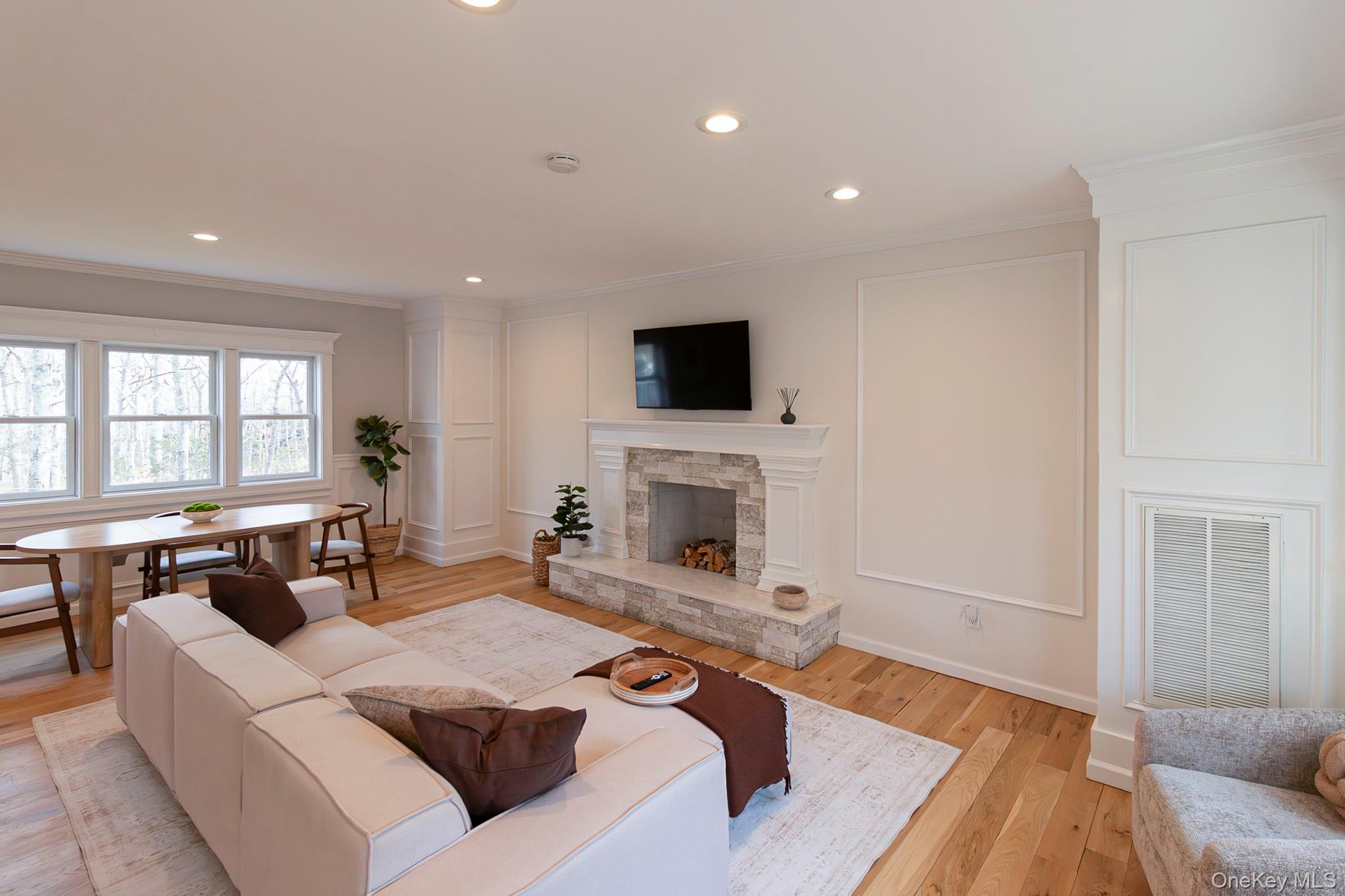 Single Family Hampton Court  Suffolk County, NY 11932, MLS-1034955-4