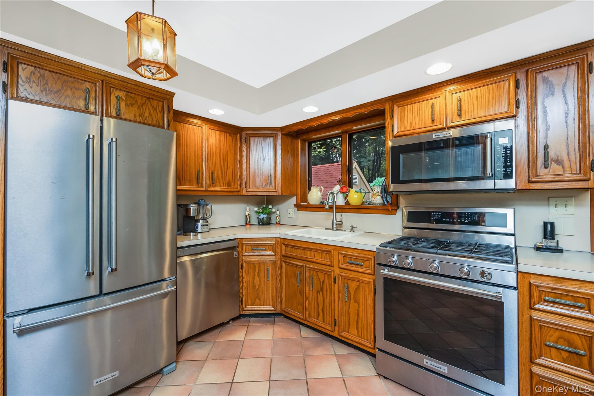 Single Family Sams Path Suffolk County, NY 11778, MLS-1034970-10