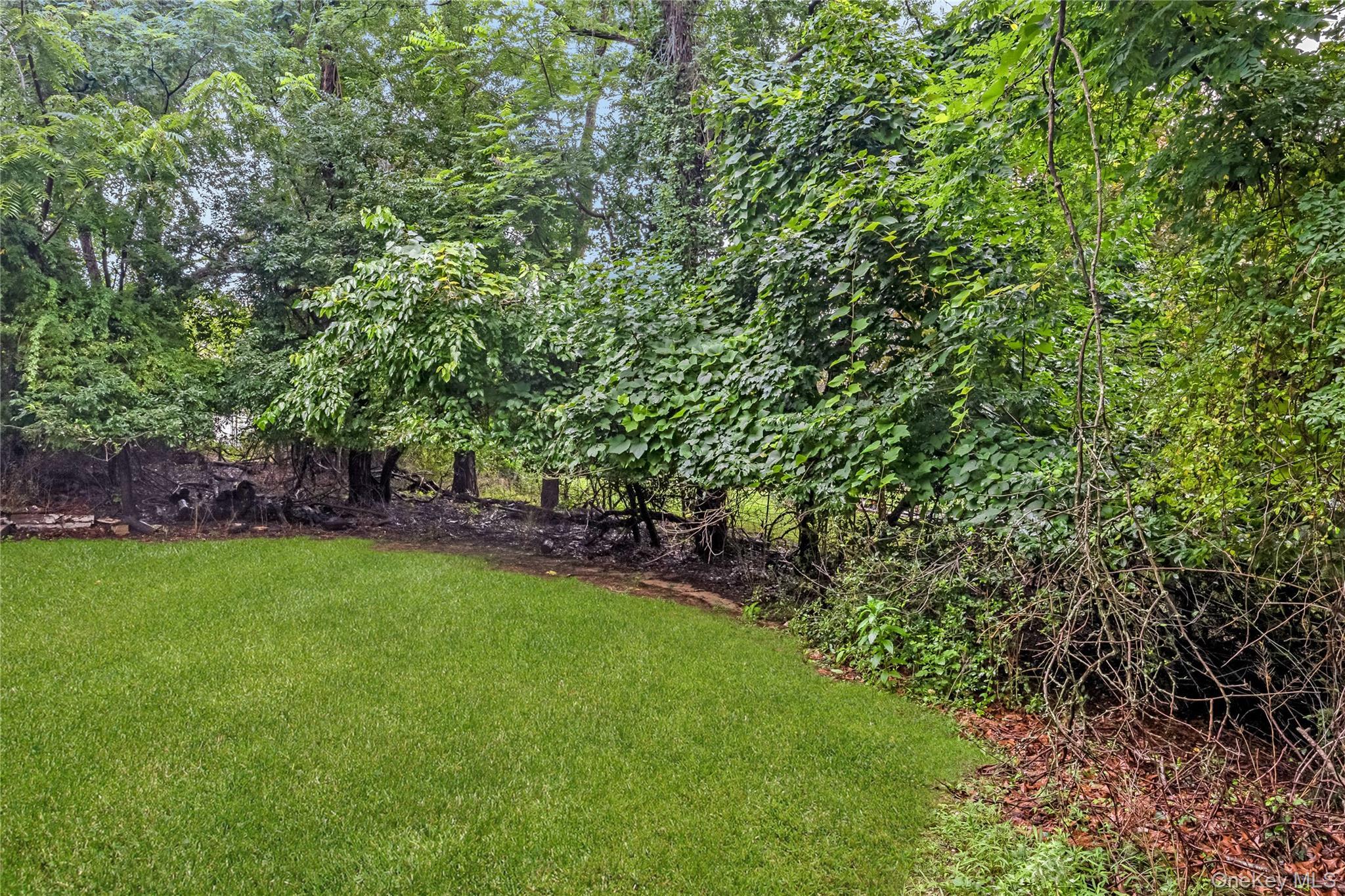 Single Family Sams Path Suffolk County, NY 11778, MLS-1034970-25