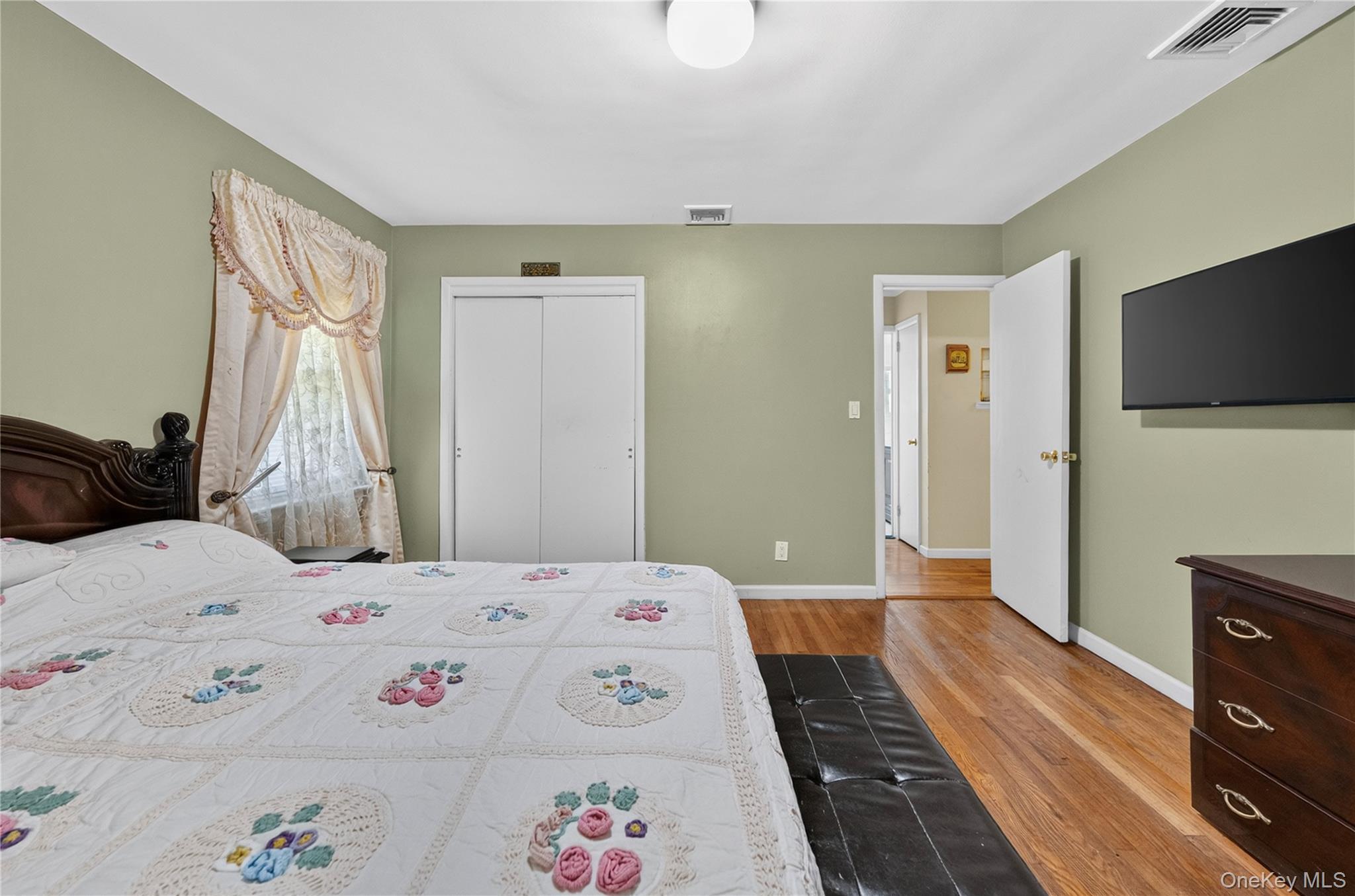 Single Family Marcus Avenue  Nassau County, NY 11040, MLS-1034978-15