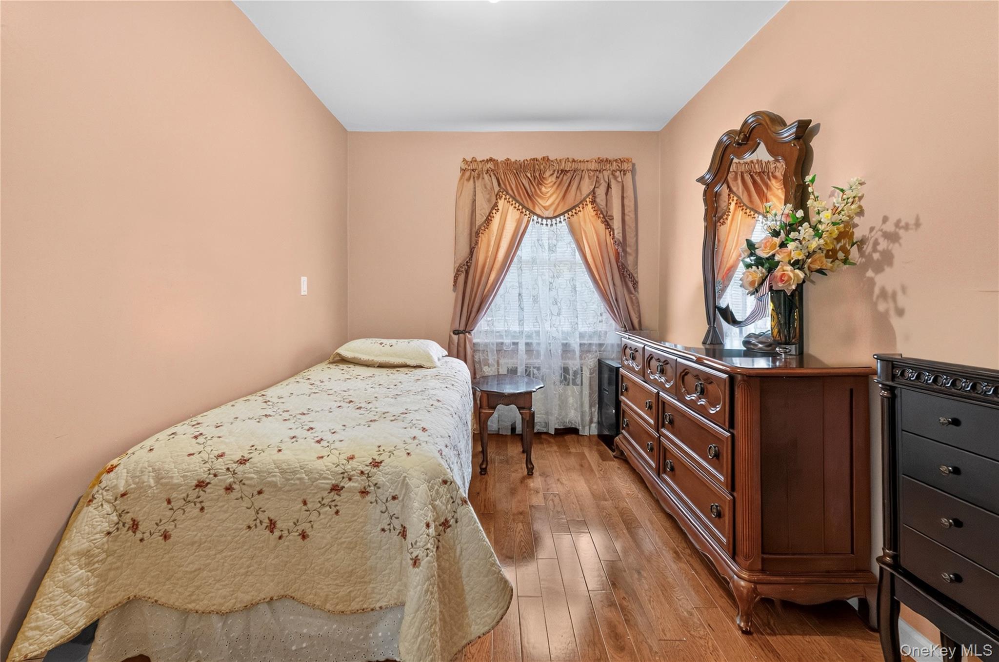 Single Family Marcus Avenue  Nassau County, NY 11040, MLS-1034978-17