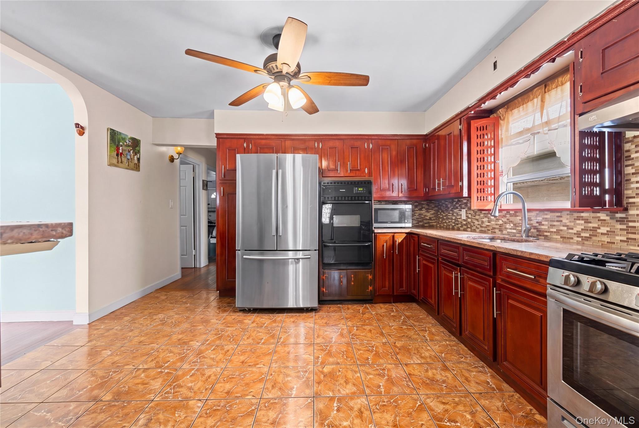 Single Family 227th Street  Queens, NY 11413, MLS-1034980-8