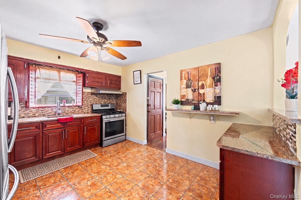 Single Family 227th Street  Queens, NY 11413, MLS-1034980-9