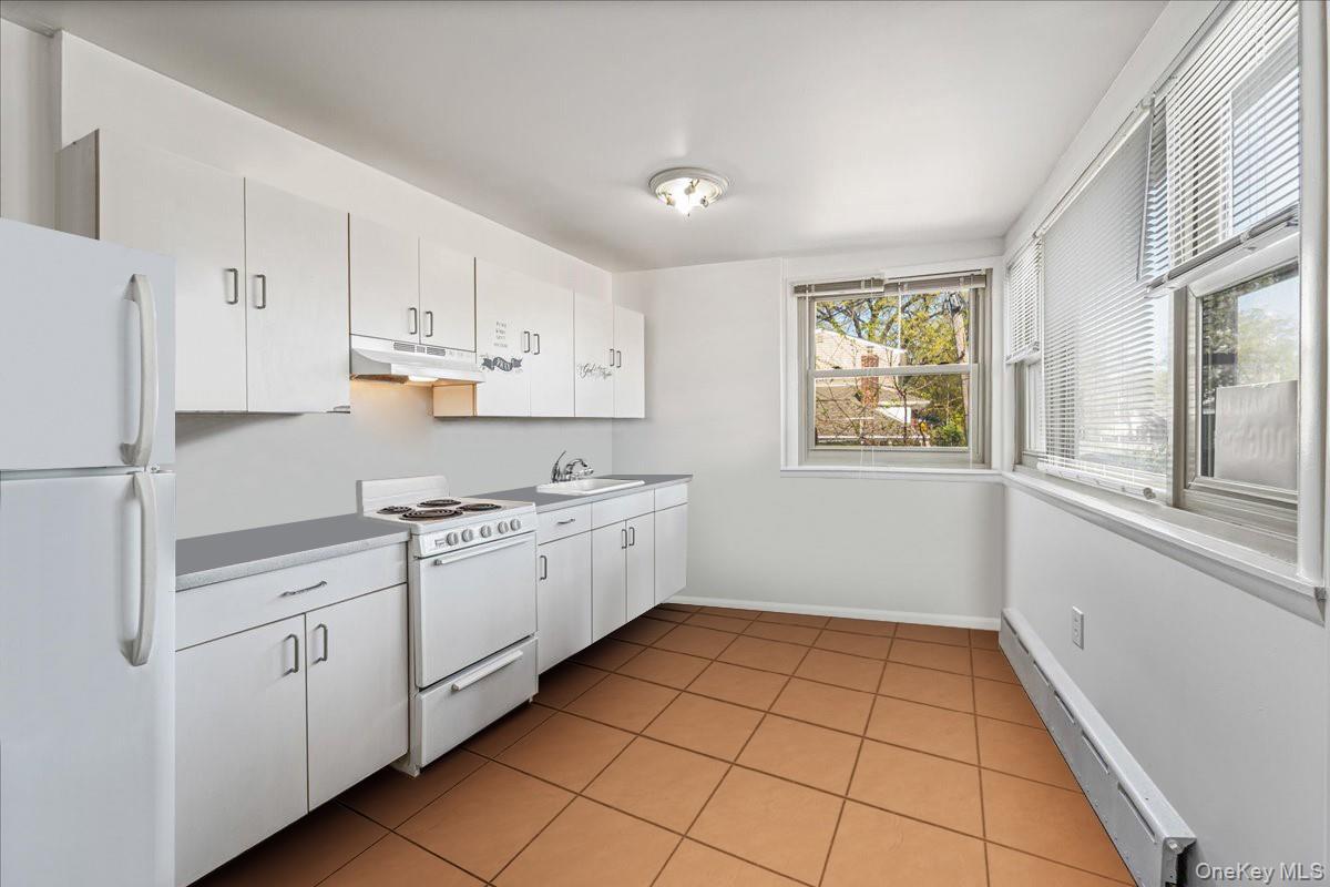 Single Family 19th Avenue Queens, NY 11357, MLS-1034983-17