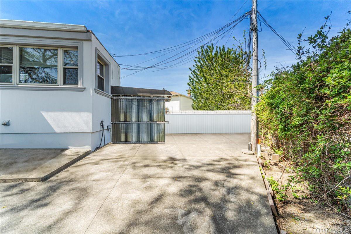 Single Family 19th Avenue Queens, NY 11357, MLS-1034983-5