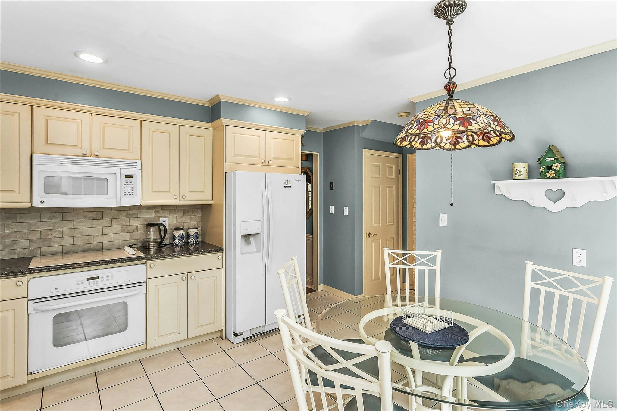 Single Family Lenmore Drive Nassau County, NY 11804, MLS-1035009-12