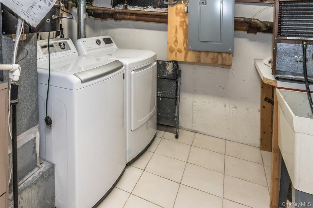 Single Family Lenmore Drive Nassau County, NY 11804, MLS-1035009-26