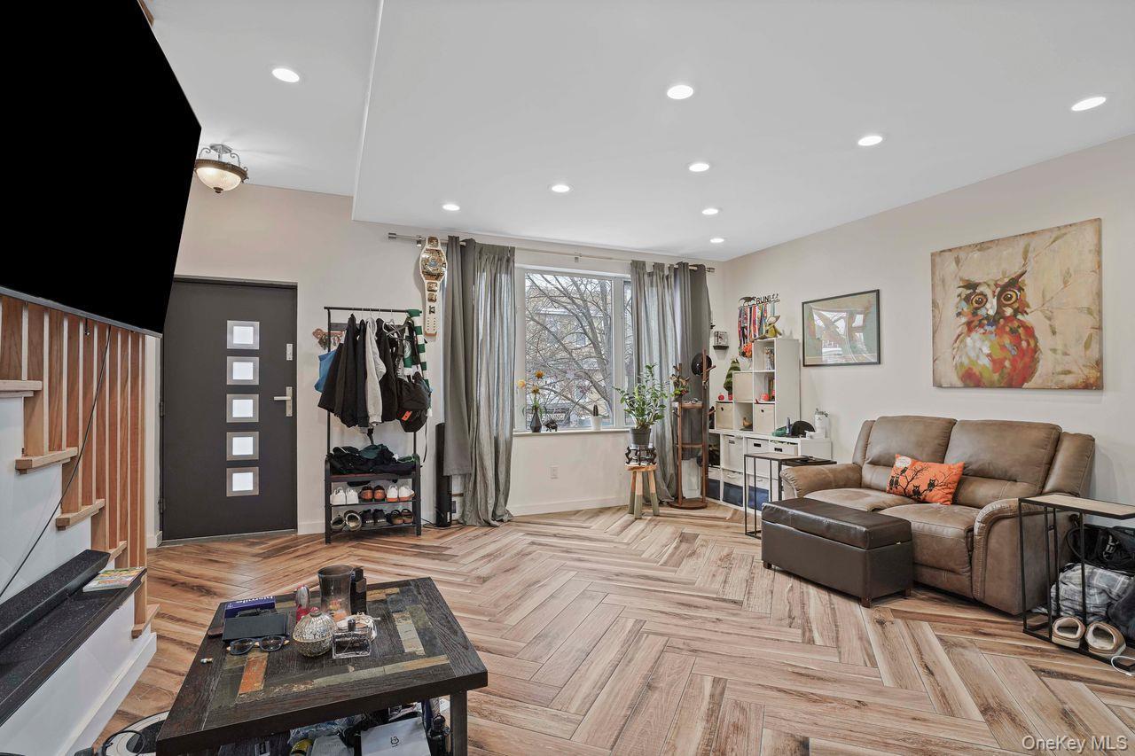 Single Family 70th St Queens, NY 11385, MLS-1035011-5