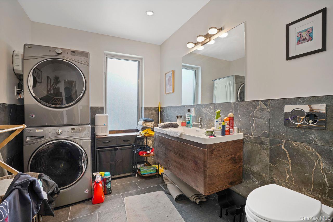 Single Family 70th St Queens, NY 11385, MLS-1035011-8