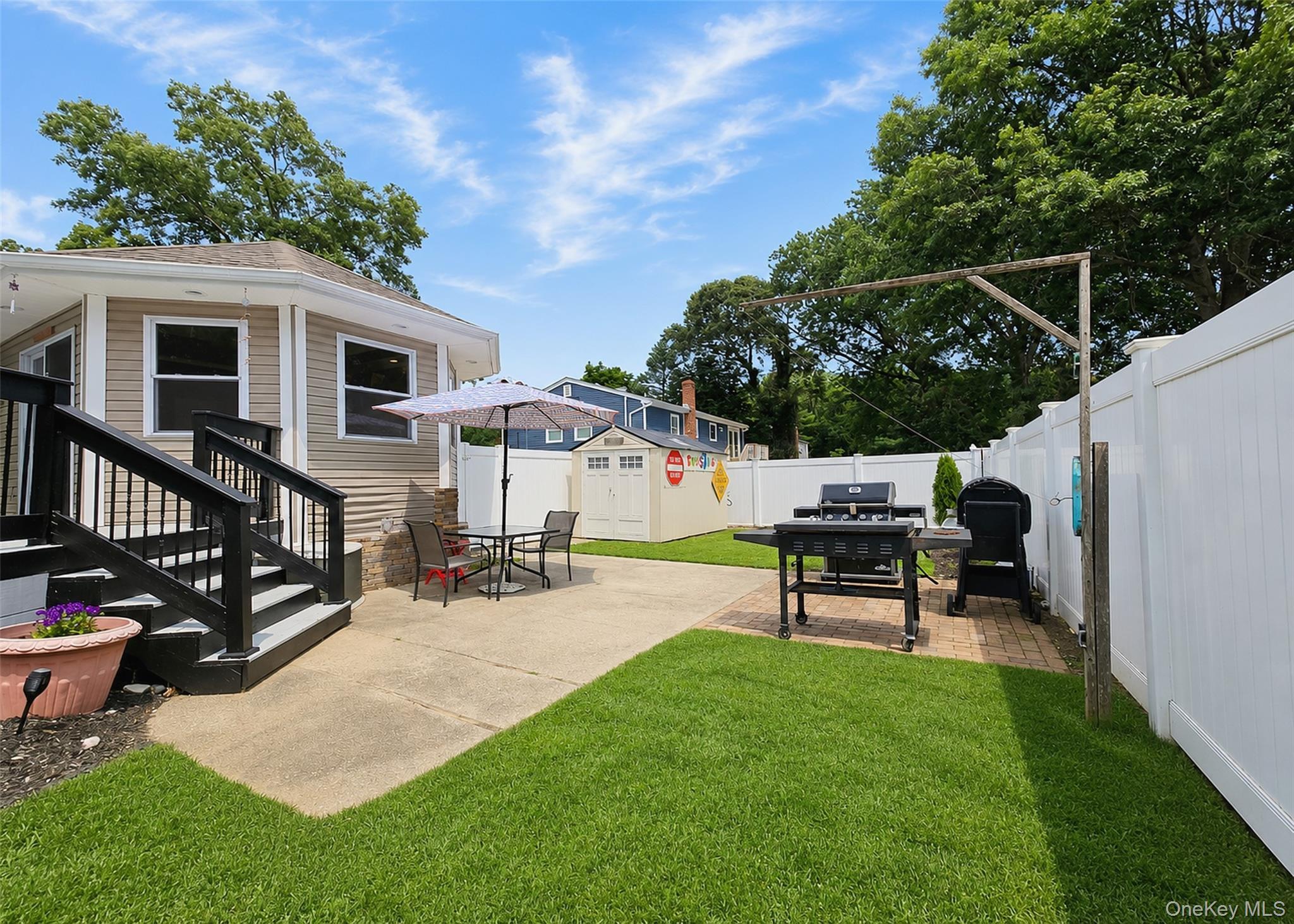 Single Family Walnut Street  Suffolk County, NY 11720, MLS-1035016-26