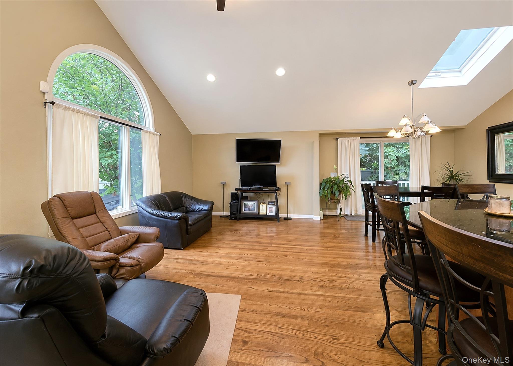 Single Family Newton Boulevard Suffolk County, NY 11779, MLS-1035049-5