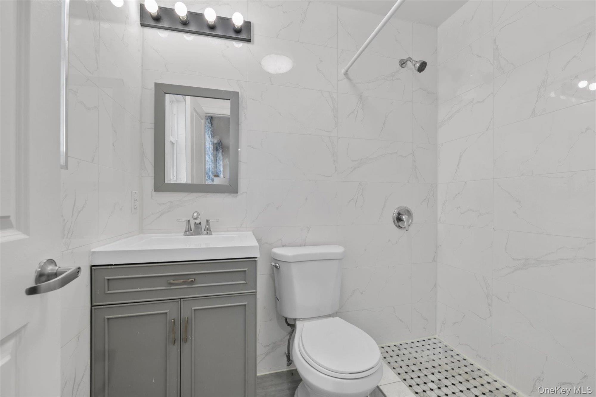 Single Family 224th Street Queens, NY 11413, MLS-1035068-18