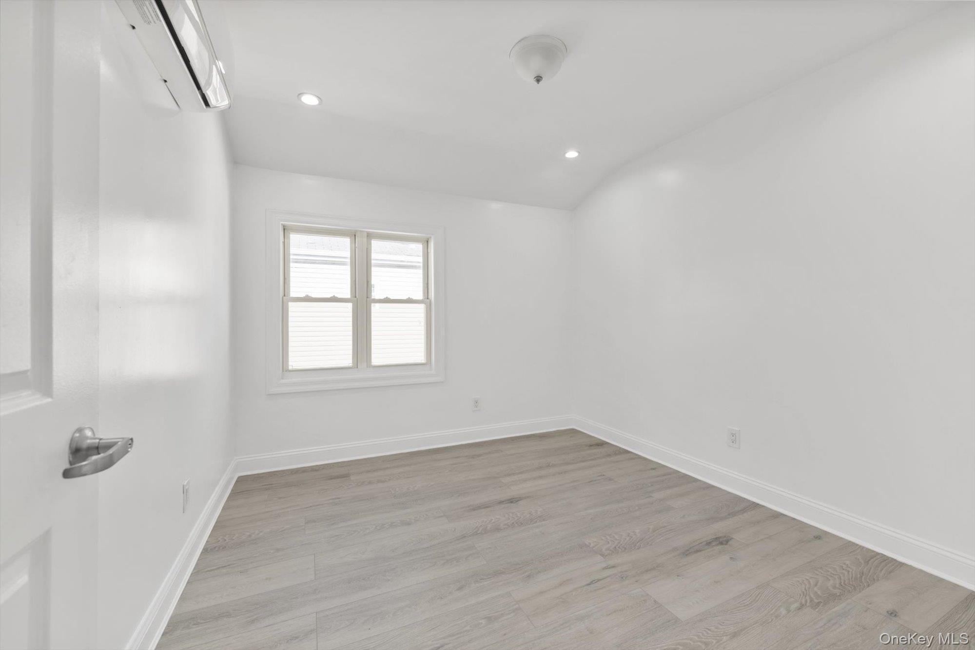 Single Family 224th Street Queens, NY 11413, MLS-1035068-6