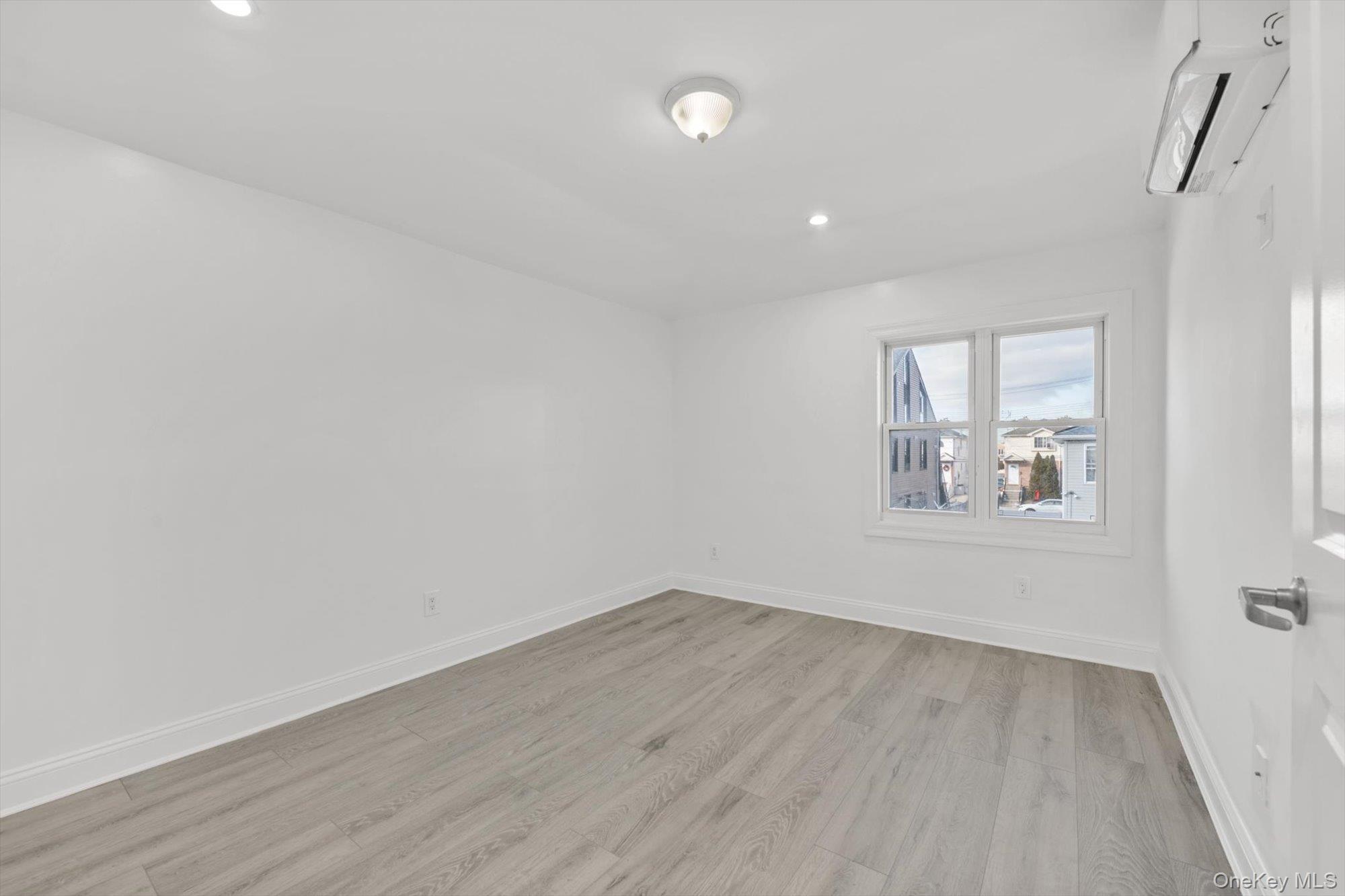 Single Family 224th Street Queens, NY 11413, MLS-1035068-7