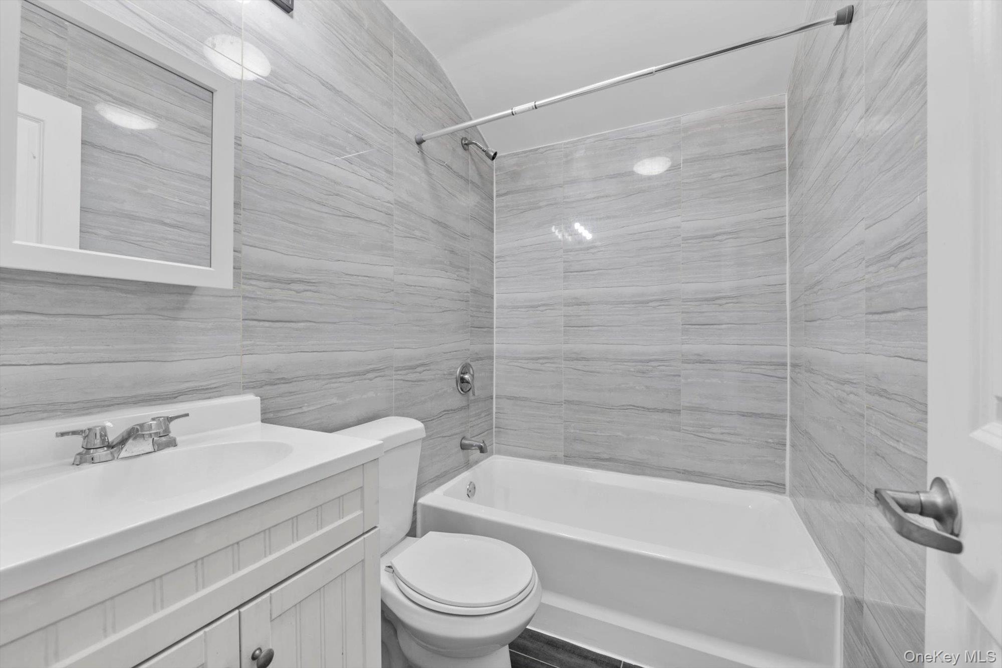 Single Family 224th Street Queens, NY 11413, MLS-1035068-8