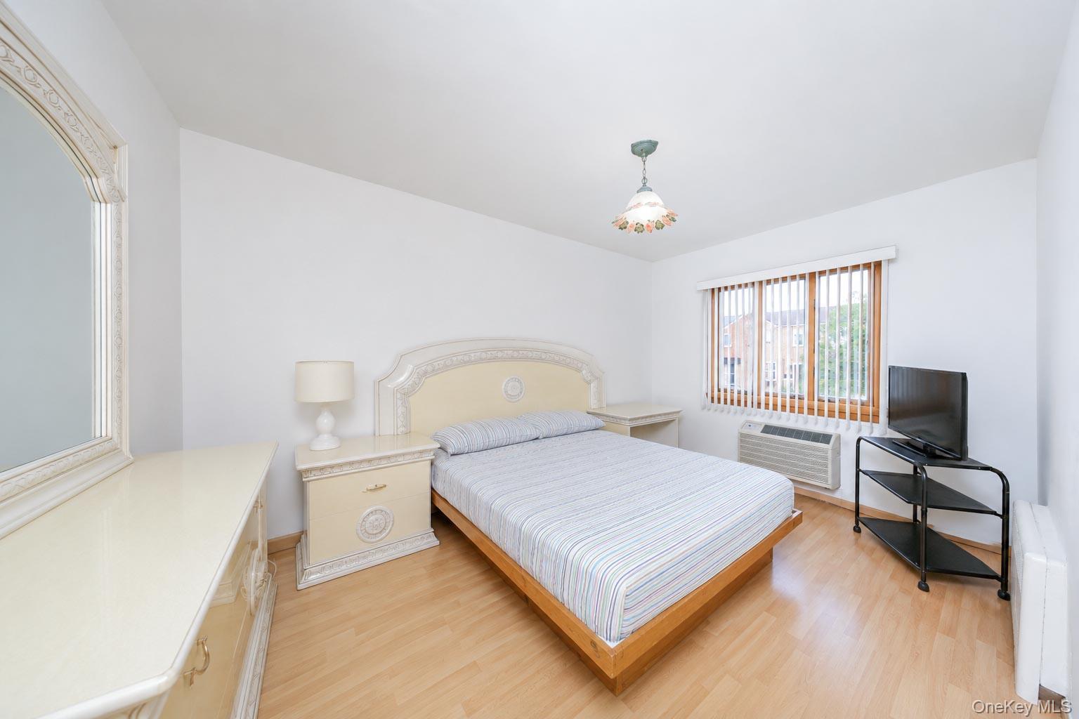 Single Family 76th Street Queens, NY 11379, MLS-1035097-19