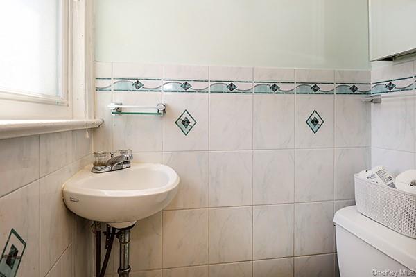 Single Family 71st Place Queens, NY 11385, MLS-1035116-12