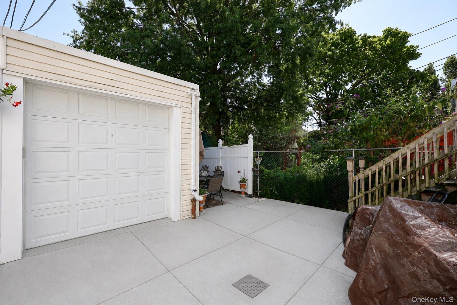 Single Family 71st Place Queens, NY 11385, MLS-1035116-24