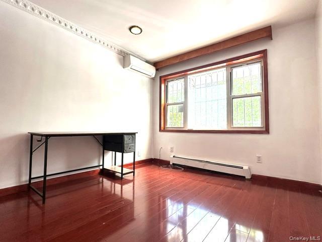 Single Family Melbourne Avenue Queens, NY 11367, MLS-1035120-3
