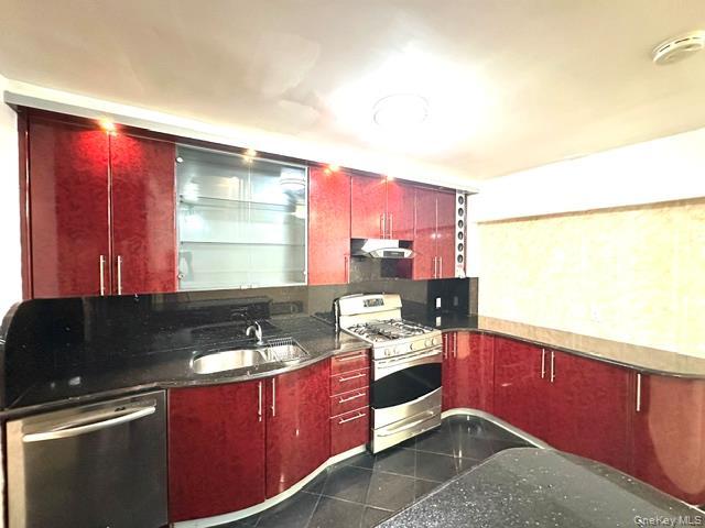 Single Family Melbourne Avenue Queens, NY 11367, MLS-1035120-5